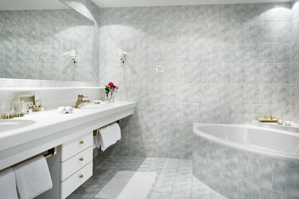 Hotel Hirlanda Zürs Екстериор снимка