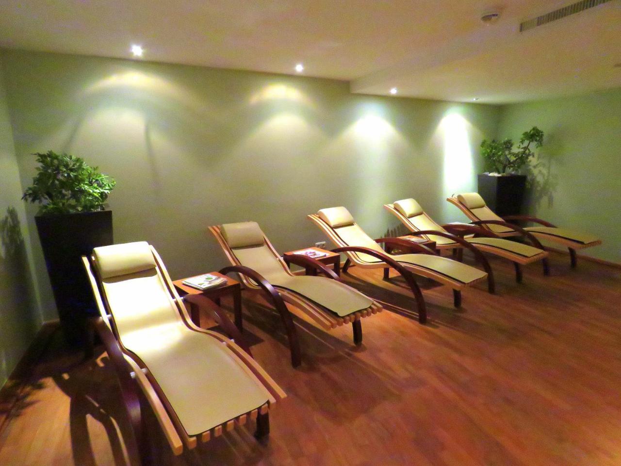Hotel Hirlanda Zürs Екстериор снимка