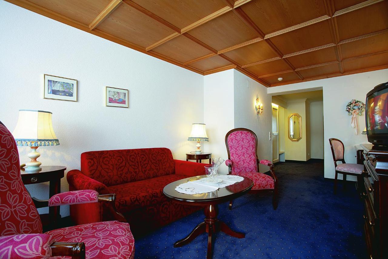 Hotel Hirlanda Zürs Стая снимка